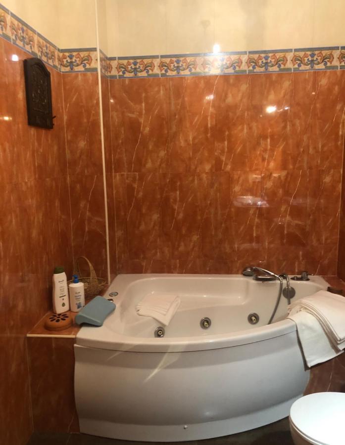 Apartamento En Pleno Centro De Marchena 3 Dormitorios 3 Banos Privados Zewnętrze zdjęcie